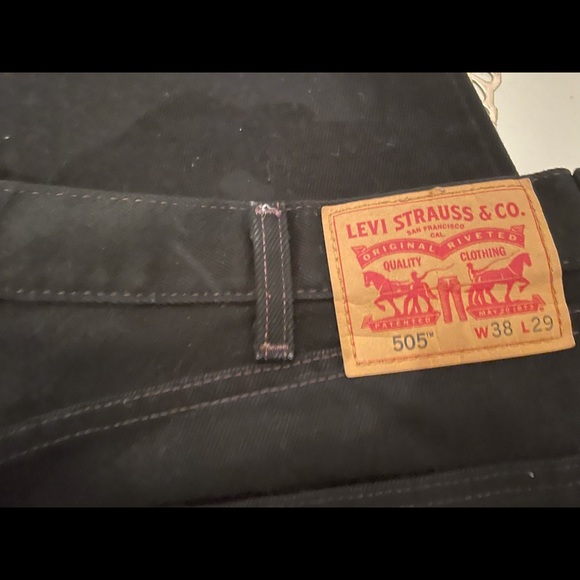 Black Denim Men’s Levi Jeans - Picture 2 of 3